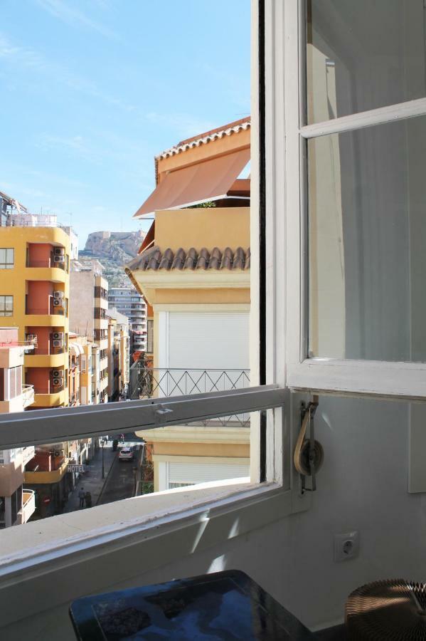 Aticoteatro27 Apartment Alicante Luaran gambar